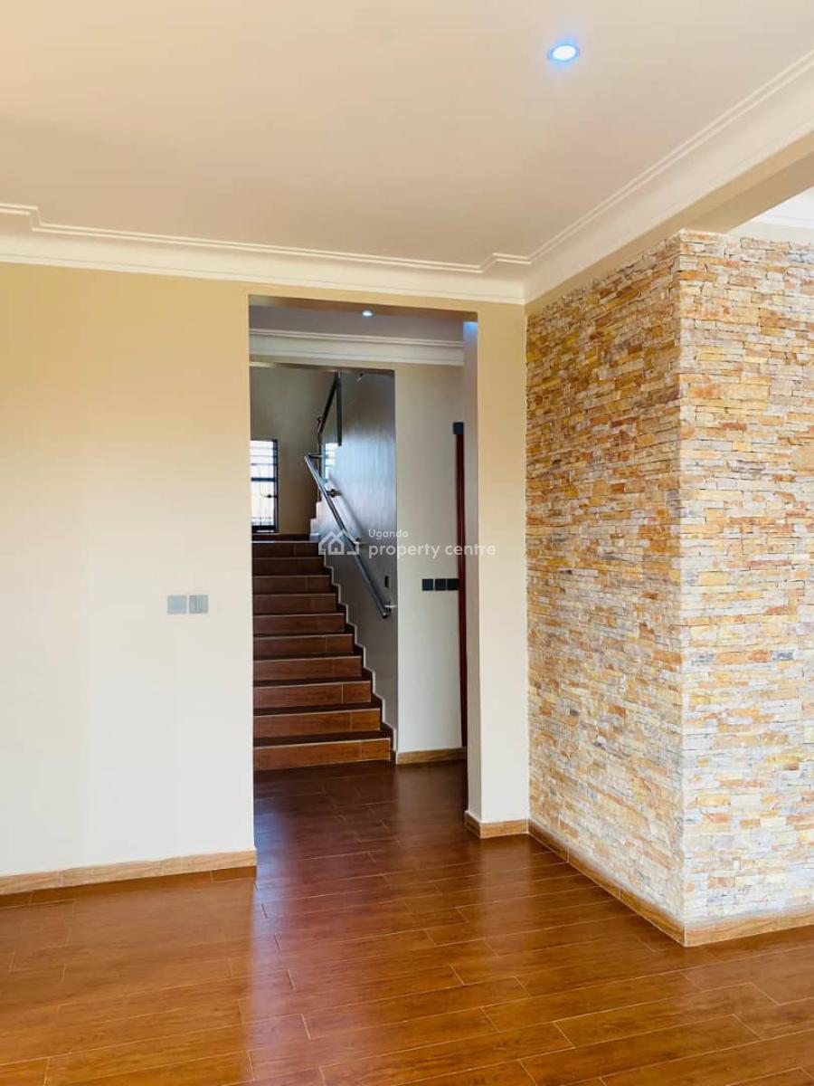 Luxury 5 Bedroom House in Kigo Munyonyo, Kigo, Kampala, Central Region, Terraced Duplex for Sale