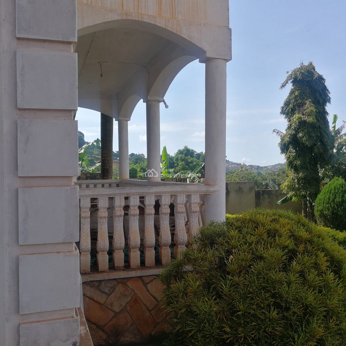 House in Seguku, Entebbe Municipality, Wakiso, Central Region, House for Sale