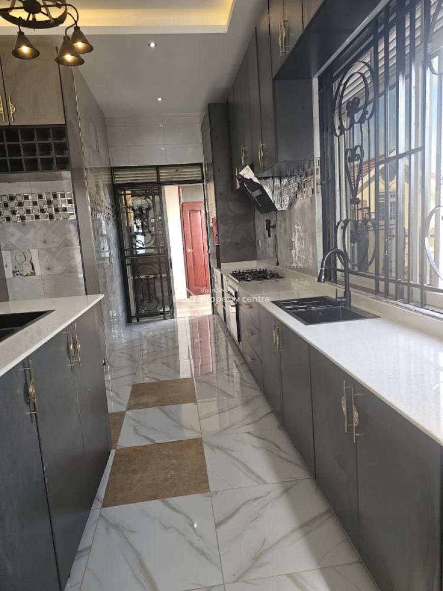 Beautiful House in Arkright City Entebbe Road, Arkright City, Wakiso, Central Region, Terraced Bungalow for Sale