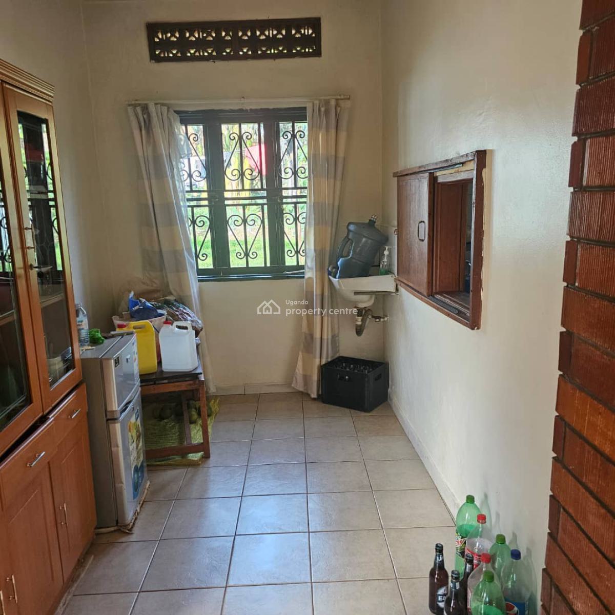 3 Bedroom House in Kajjansi Entebbe Road, Kajjansi - Entebbe Road, Wakiso, Central Region, Terraced Bungalow for Sale