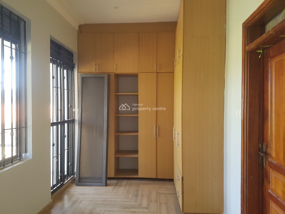 4 Bedroom Houses in Kira Town Along Mamerito Road, Mamerito Road, Kira Town, Wakiso, Central Region, Terraced Duplex for Sale