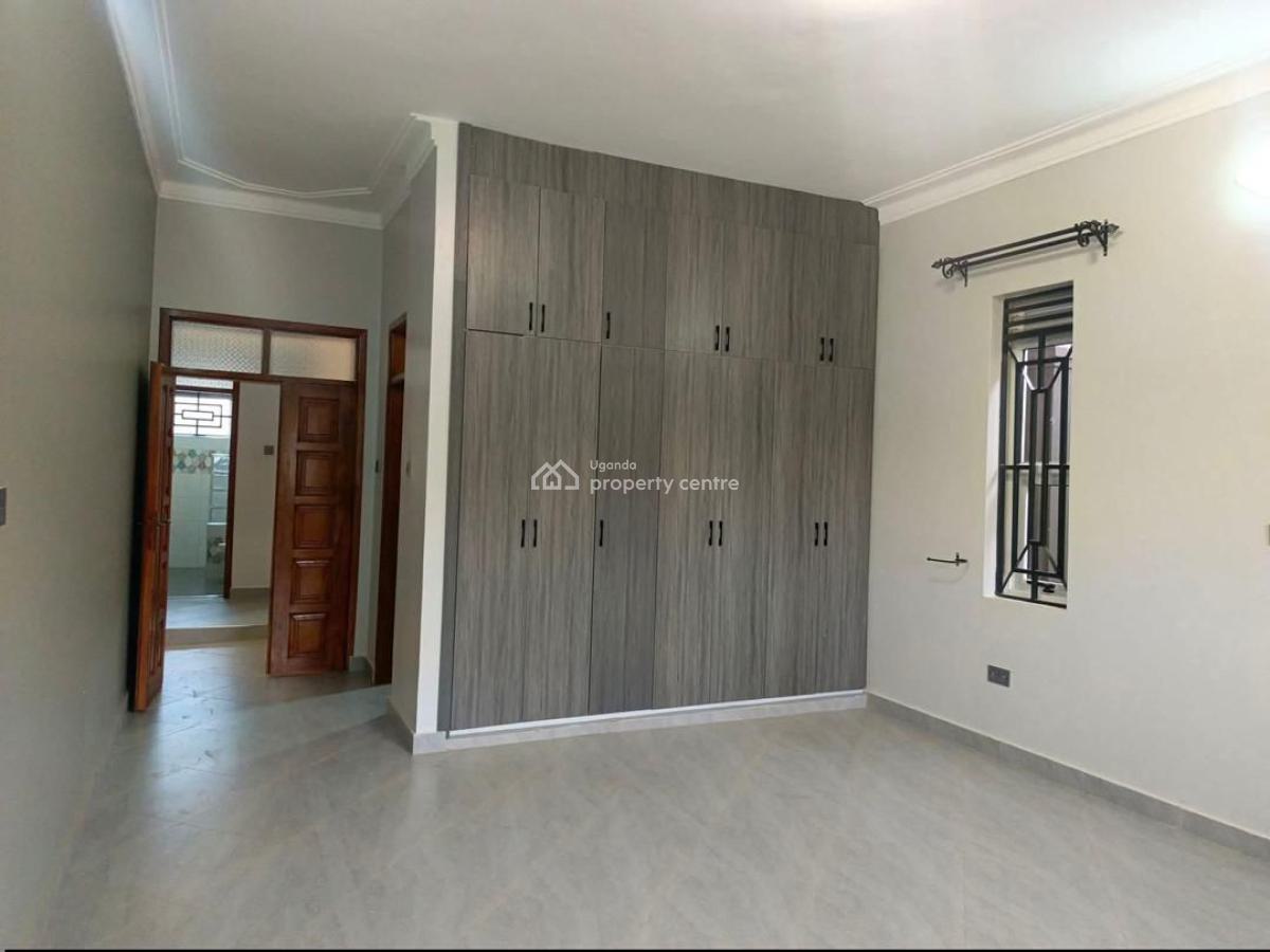 Beautiful 4 Bedroom House in Kira Town Along Mamerito Road, Kira Town Mamerito Road, Kira Town, Wakiso, Central Region, Terraced Bungalow for Sale