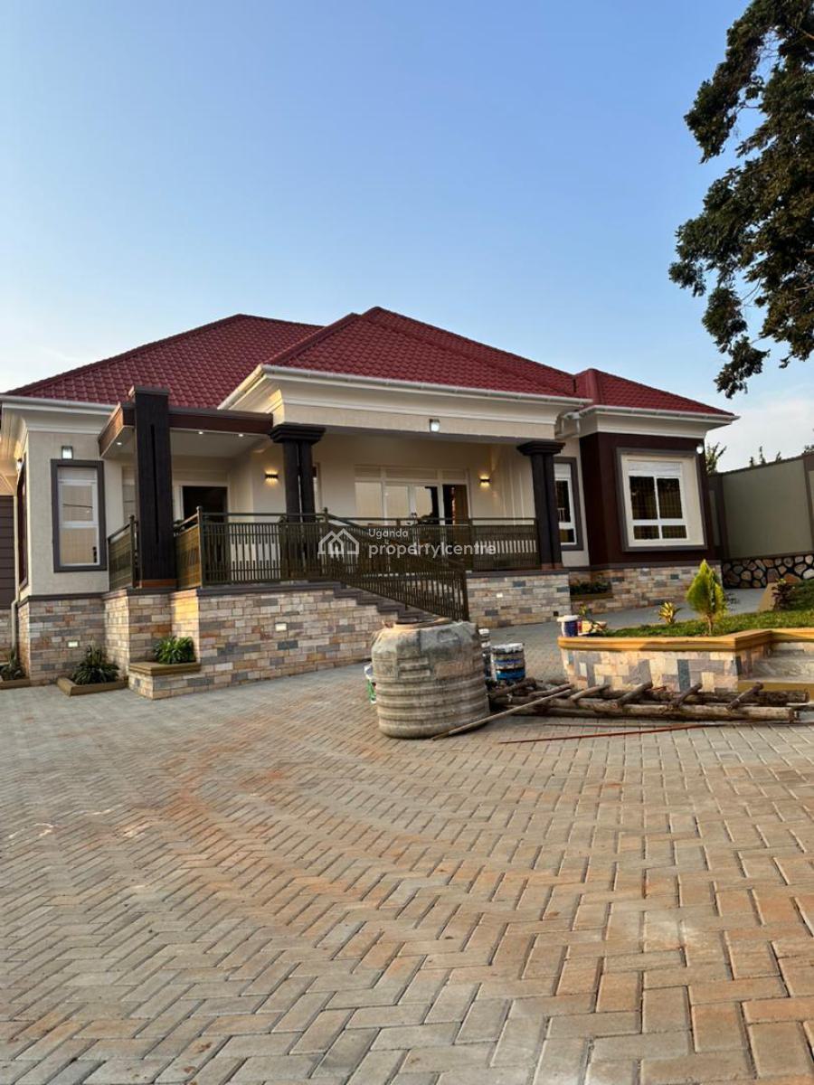 4 Bedroom House in Namugongo Town, Namugongo Town, Wakiso, Central Region, Terraced Bungalow for Sale
