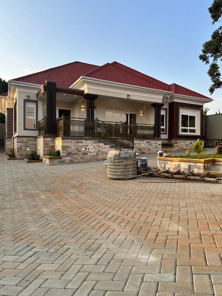 4 Bedroom House in Namugongo Town, Namugongo Town, Wakiso, Central Region, Terraced Bungalow for Sale