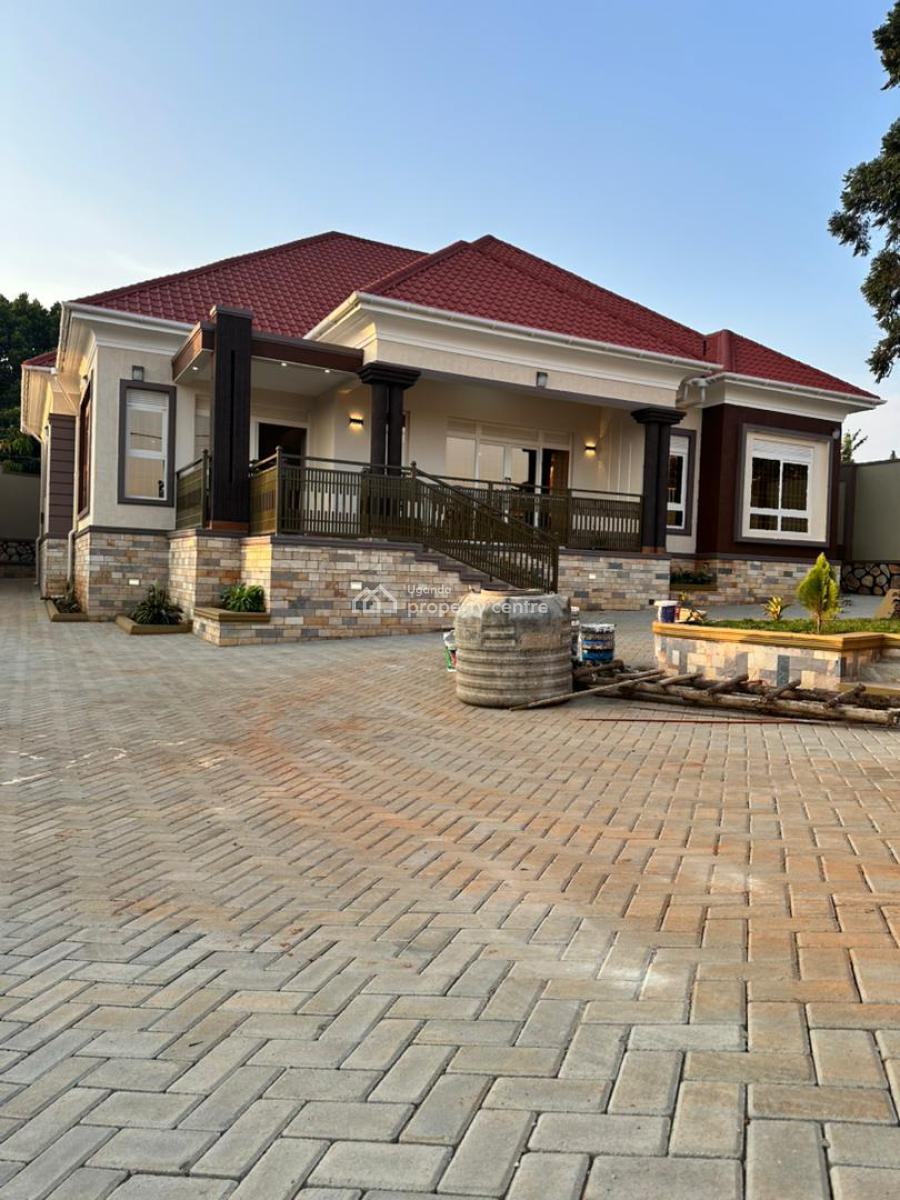 4 Bedroom House in Namugongo Town, Namugongo Town, Wakiso, Central Region, Terraced Bungalow for Sale