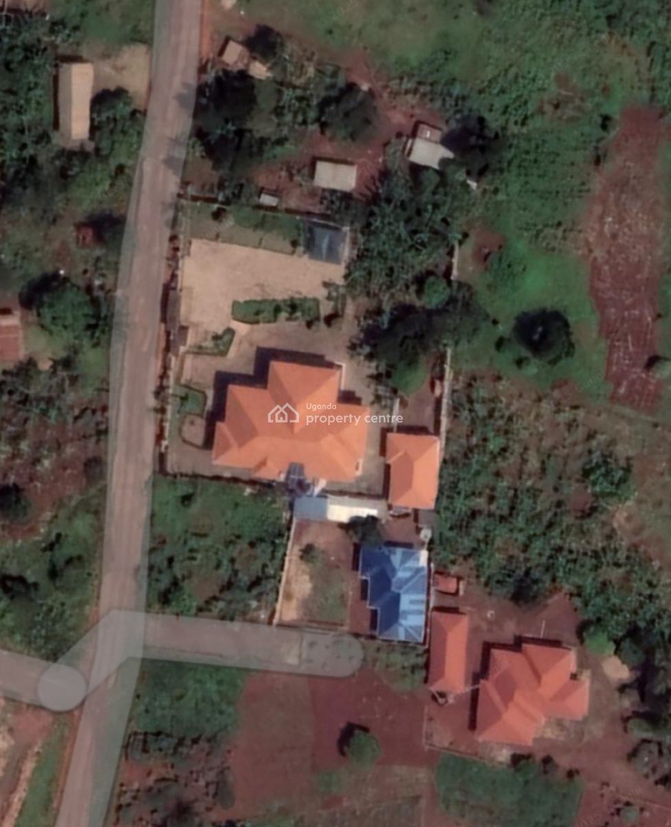 Luxurious 7 Bedroom House Along Entebbe Road Ziru Wamala, Ziru Wamala Off Entebbe Road, Wakiso, Central Region, Terraced Duplex for Sale