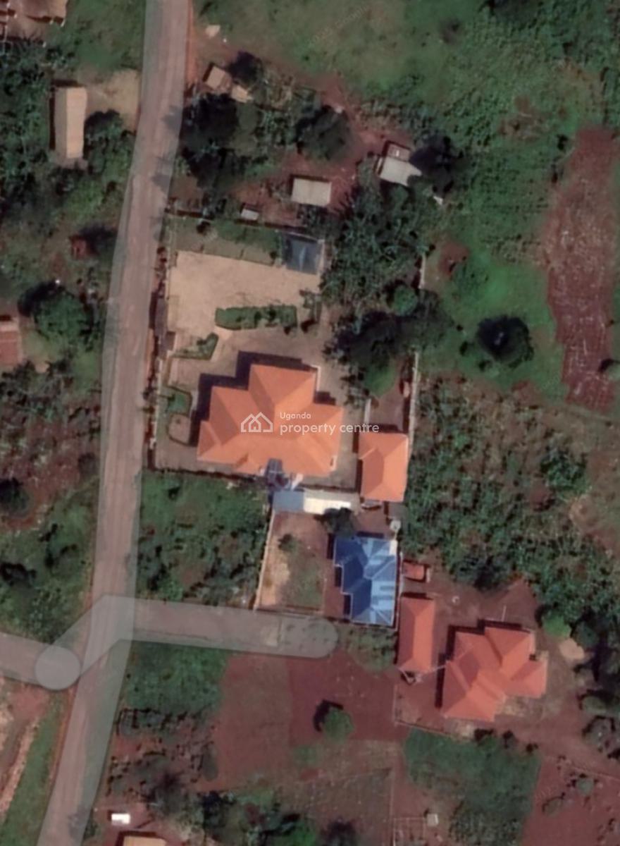 Luxurious 7 Bedroom House Along Entebbe Road Ziru Wamala, Ziru Wamala Off Entebbe Road, Wakiso, Central Region, Terraced Duplex for Sale