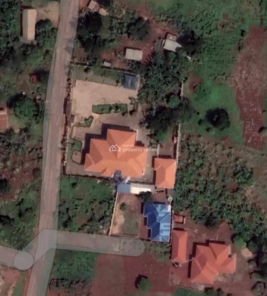 Luxurious 7 Bedroom House Along Entebbe Road Ziru Wamala, Ziru Wamala Off Entebbe Road, Wakiso, Central Region, Terraced Duplex for Sale