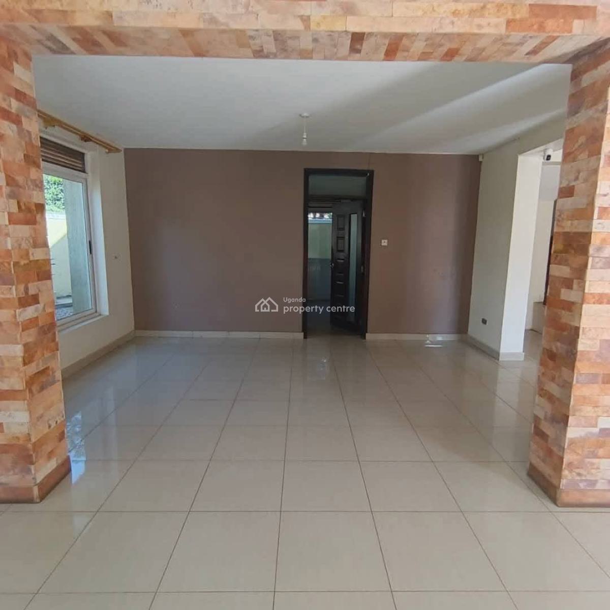 5 Bedroom House in Muyenga, Muyenga, Wakiso, Central Region, Terraced Duplex for Sale