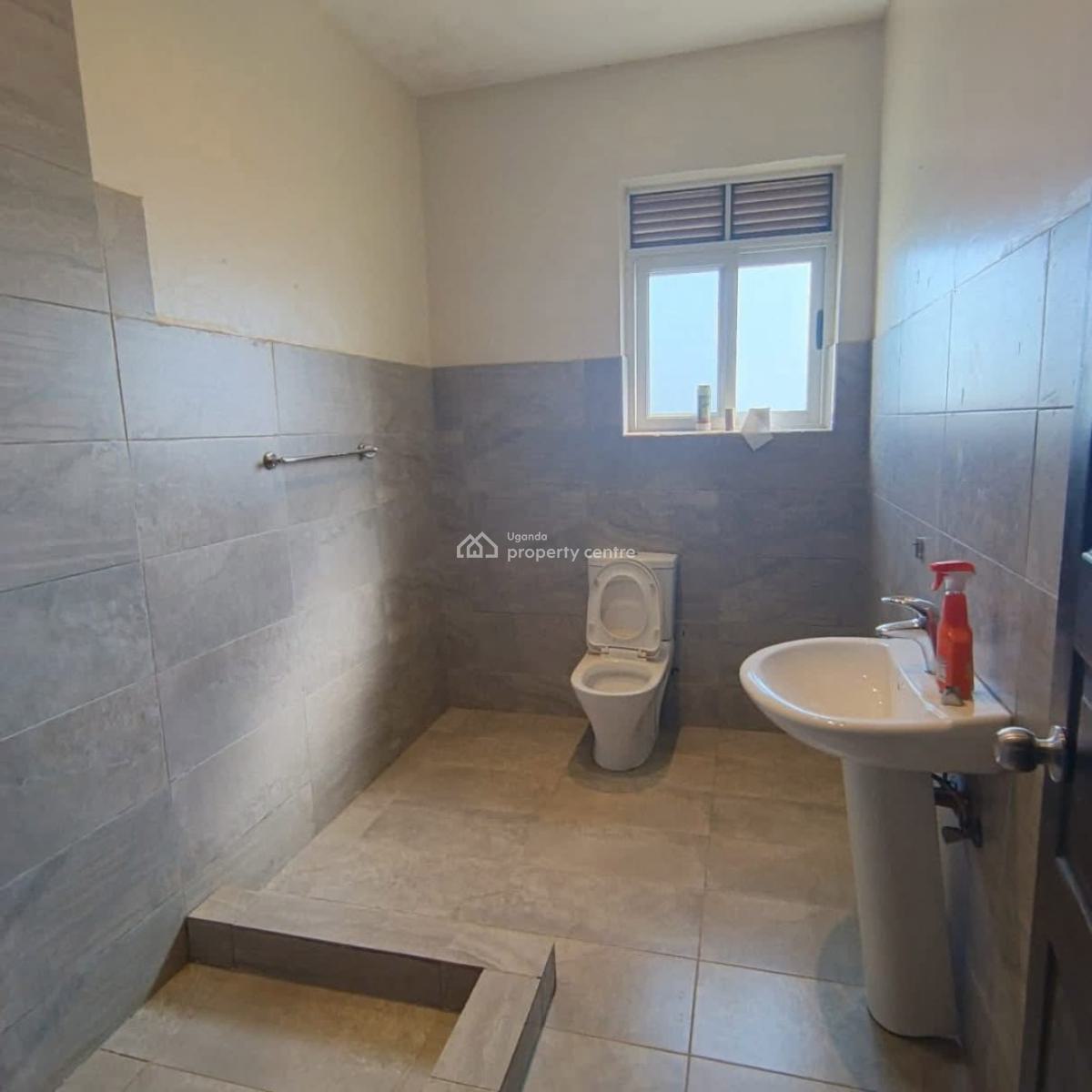 5 Bedroom House in Muyenga, Muyenga, Wakiso, Central Region, Terraced Duplex for Sale