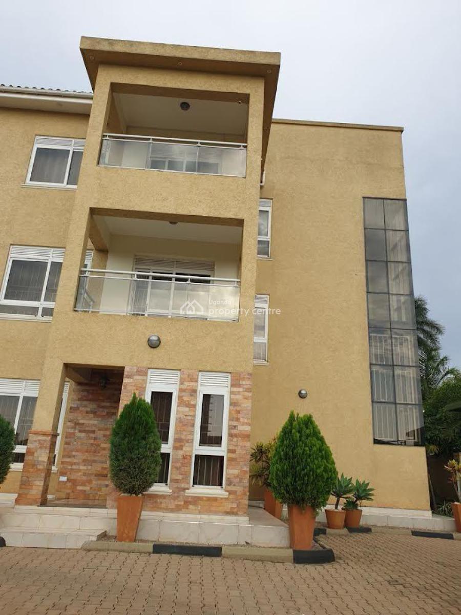 Luxurious 6 Bedroom House in Munyonyo, Munyonyo, Wakiso, Central Region, Terraced Duplex for Sale