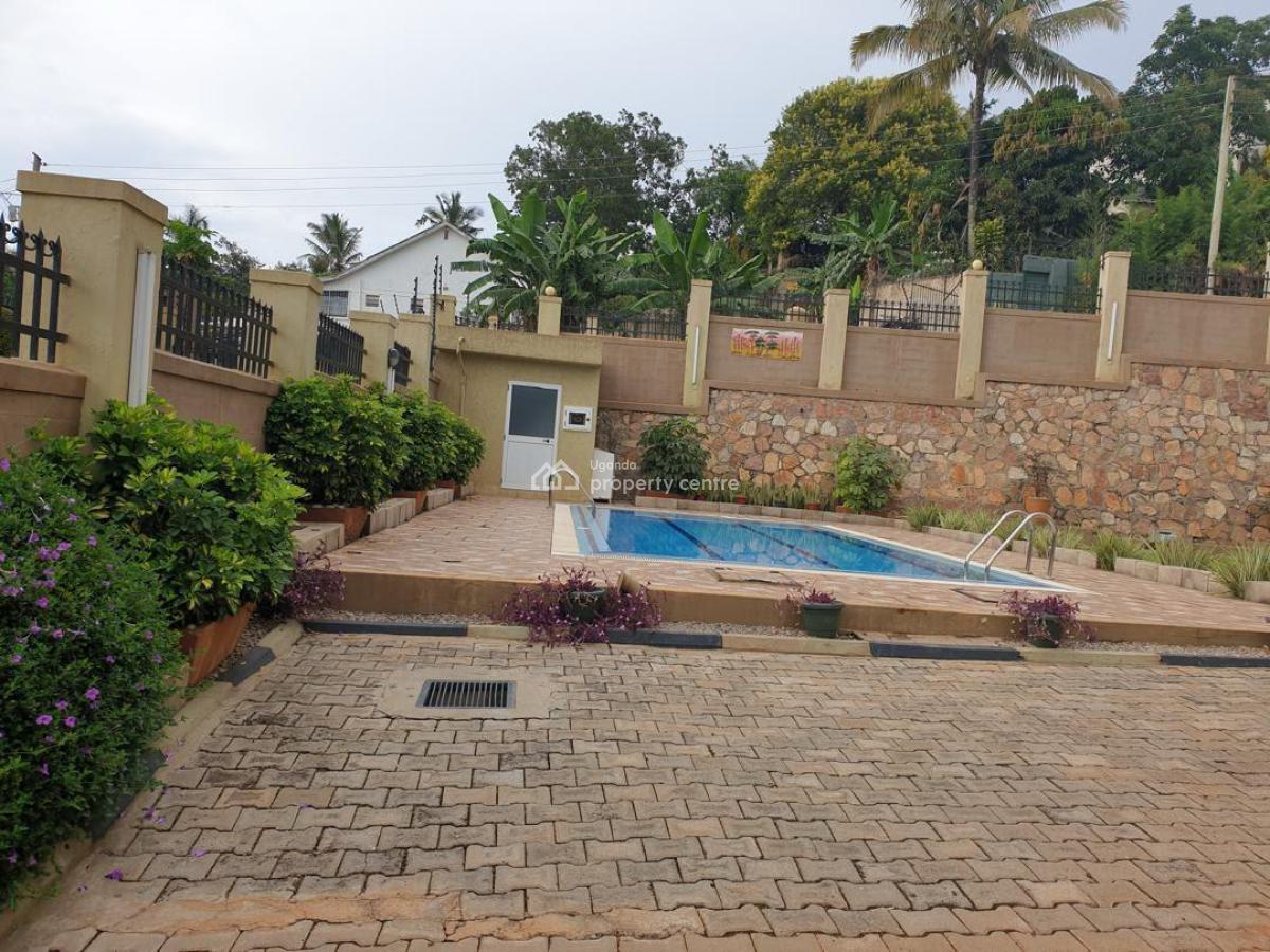 Luxurious 6 Bedroom House in Munyonyo, Munyonyo, Wakiso, Central Region, Terraced Duplex for Sale