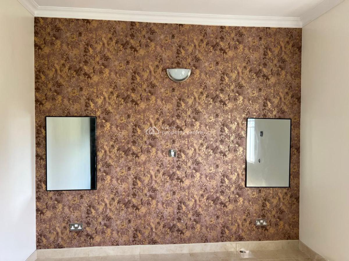 Luxurious 6 Bedroom House in Munyonyo, Munyonyo, Wakiso, Central Region, Terraced Duplex for Sale
