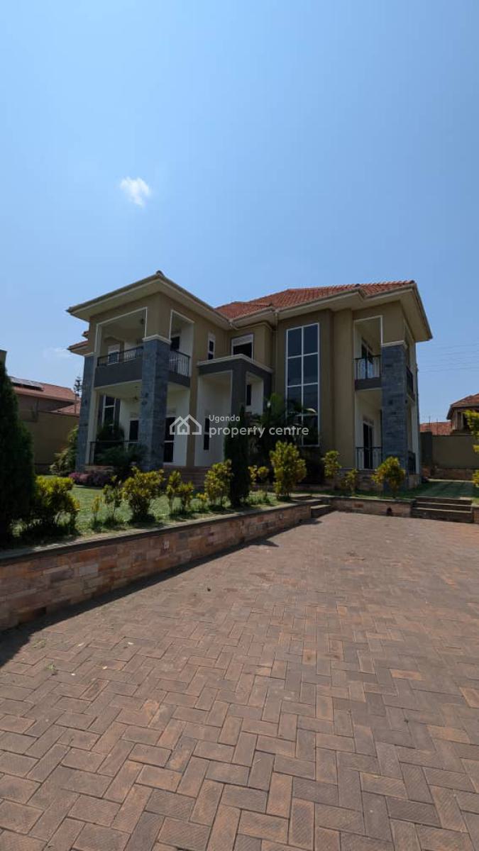 Luxurious 5 Bedroom House in Kitende, Entebbe Road, Wakiso, Central Region, Terraced Duplex for Sale