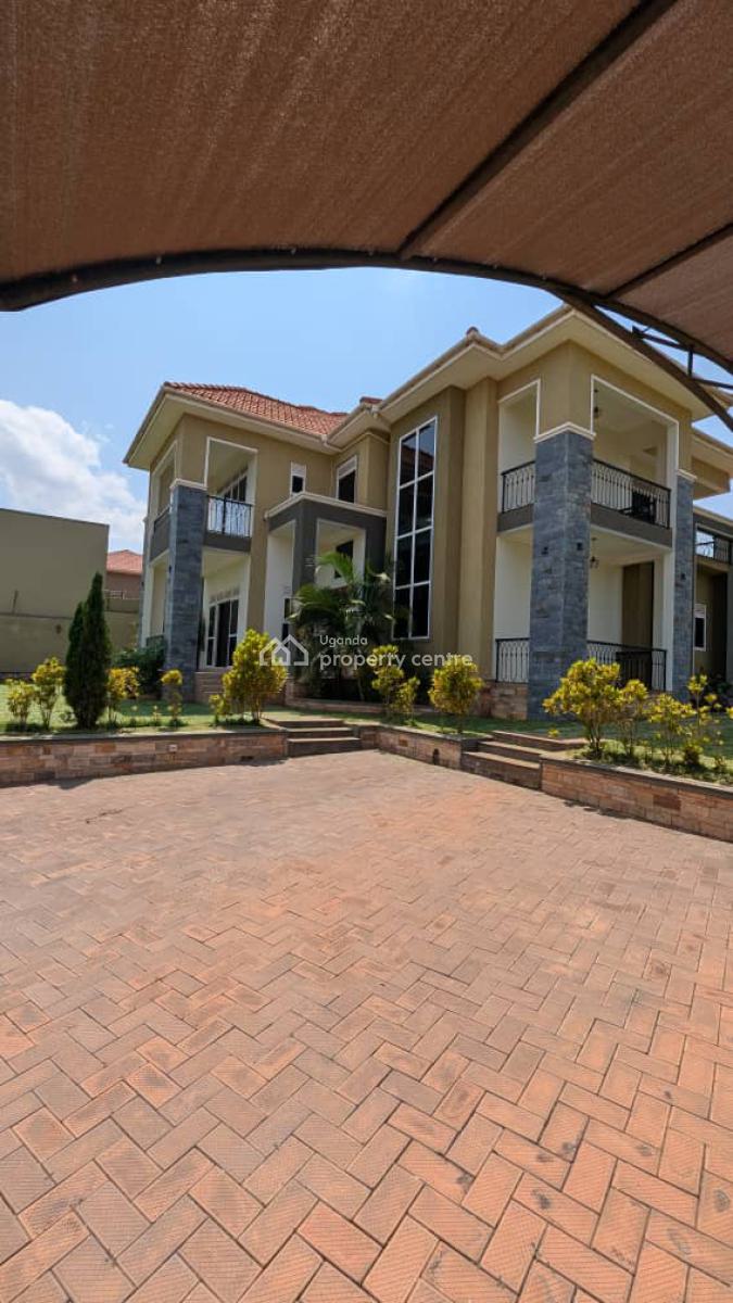 Luxurious 5 Bedroom House in Kitende, Entebbe Road, Wakiso, Central Region, Terraced Duplex for Sale