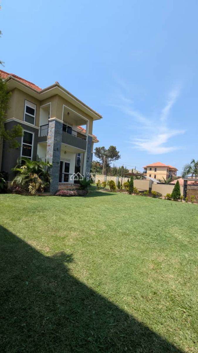 Luxurious 5 Bedroom House in Kitende, Entebbe Road, Wakiso, Central Region, Terraced Duplex for Sale