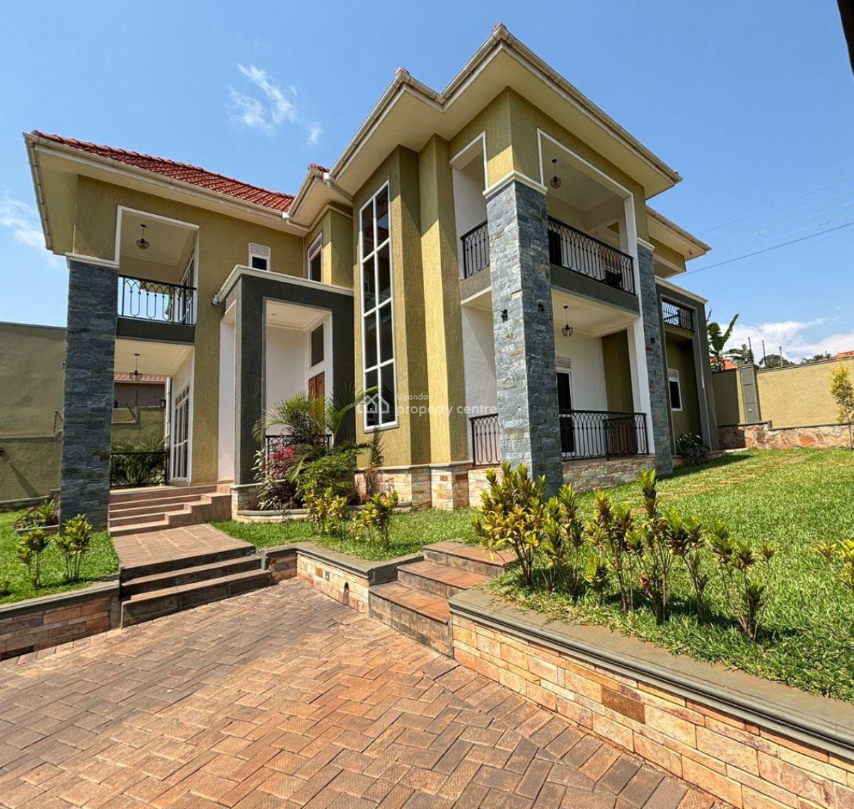 Luxurious 5 Bedroom House in Kitende, Entebbe Road, Wakiso, Central Region, Terraced Duplex for Sale