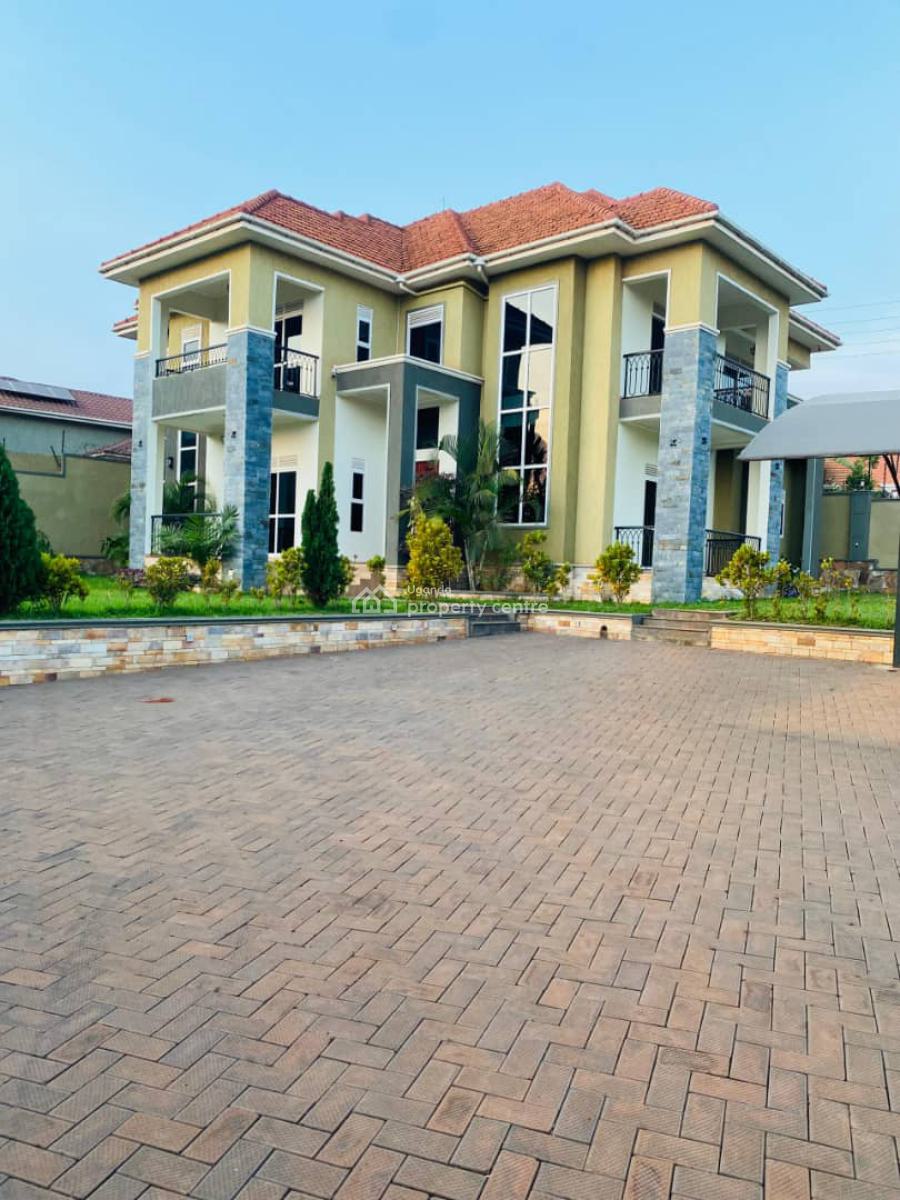 Luxurious 5 Bedroom House in Kitende, Entebbe Road, Wakiso, Central Region, Terraced Duplex for Sale