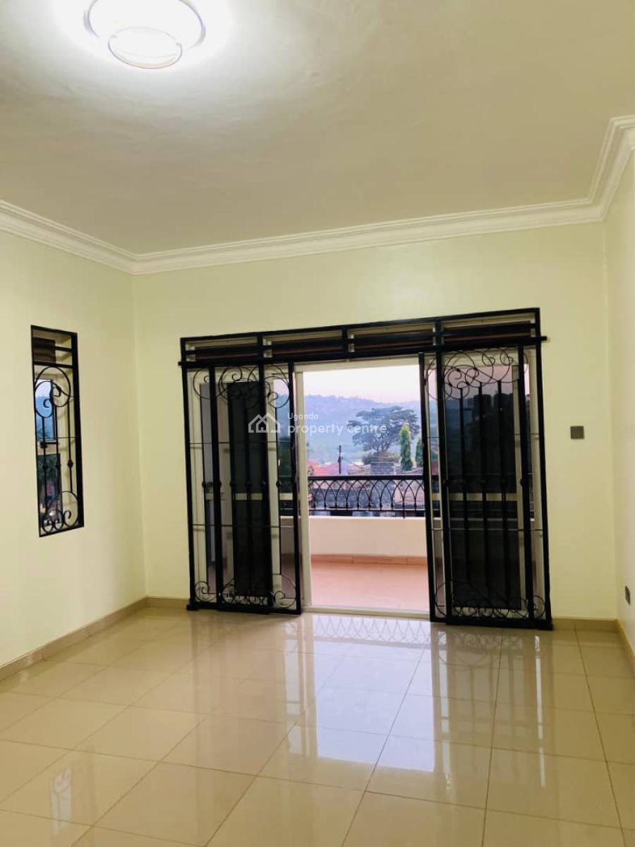 Luxurious 5 Bedroom House in Kitende, Entebbe Road, Wakiso, Central Region, Terraced Duplex for Sale