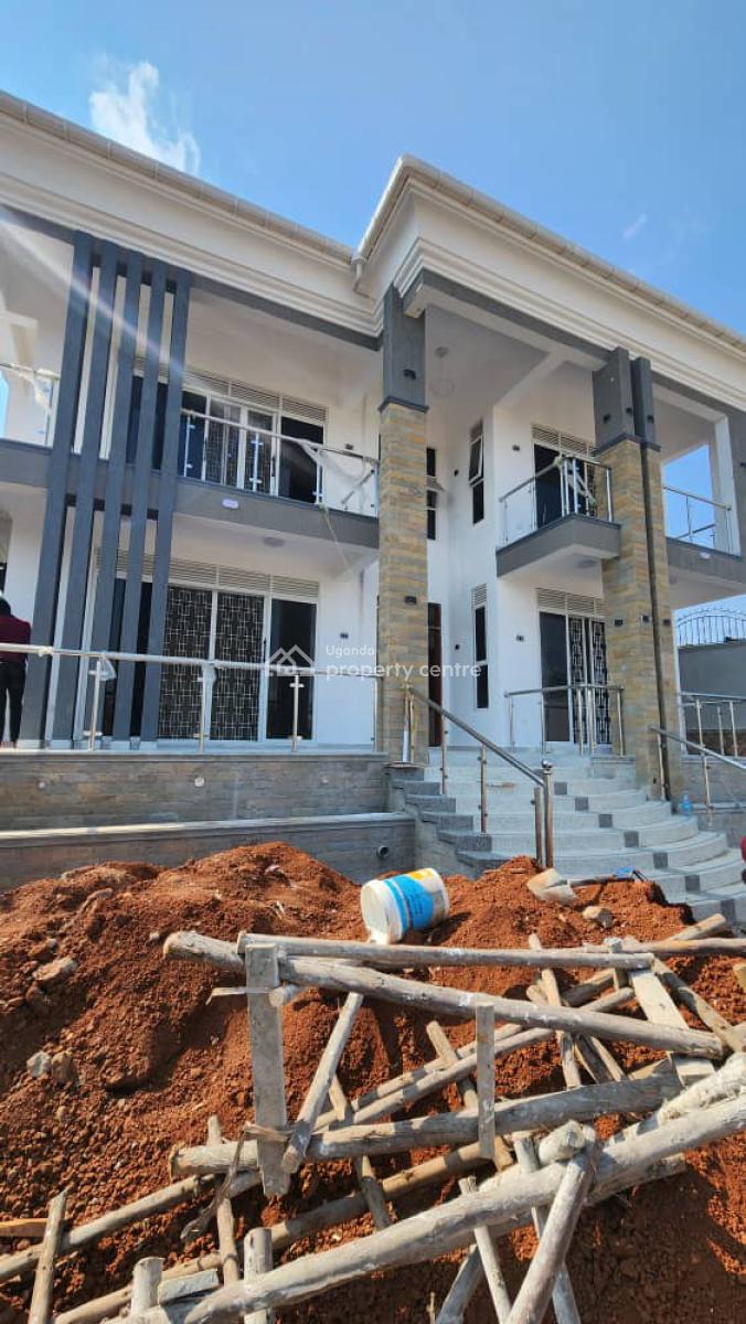Luxury 6 Bedroom House in Munyonyo, Munyonyo, Kampala, Central Region, Terraced Duplex for Sale