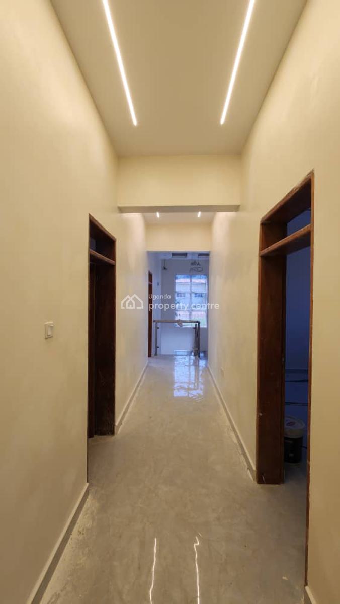 Luxury 6 Bedroom House in Munyonyo, Munyonyo, Kampala, Central Region, Terraced Duplex for Sale