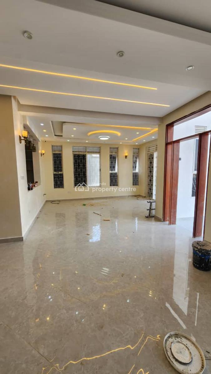 Luxury 6 Bedroom House in Munyonyo, Munyonyo, Kampala, Central Region, Terraced Duplex for Sale