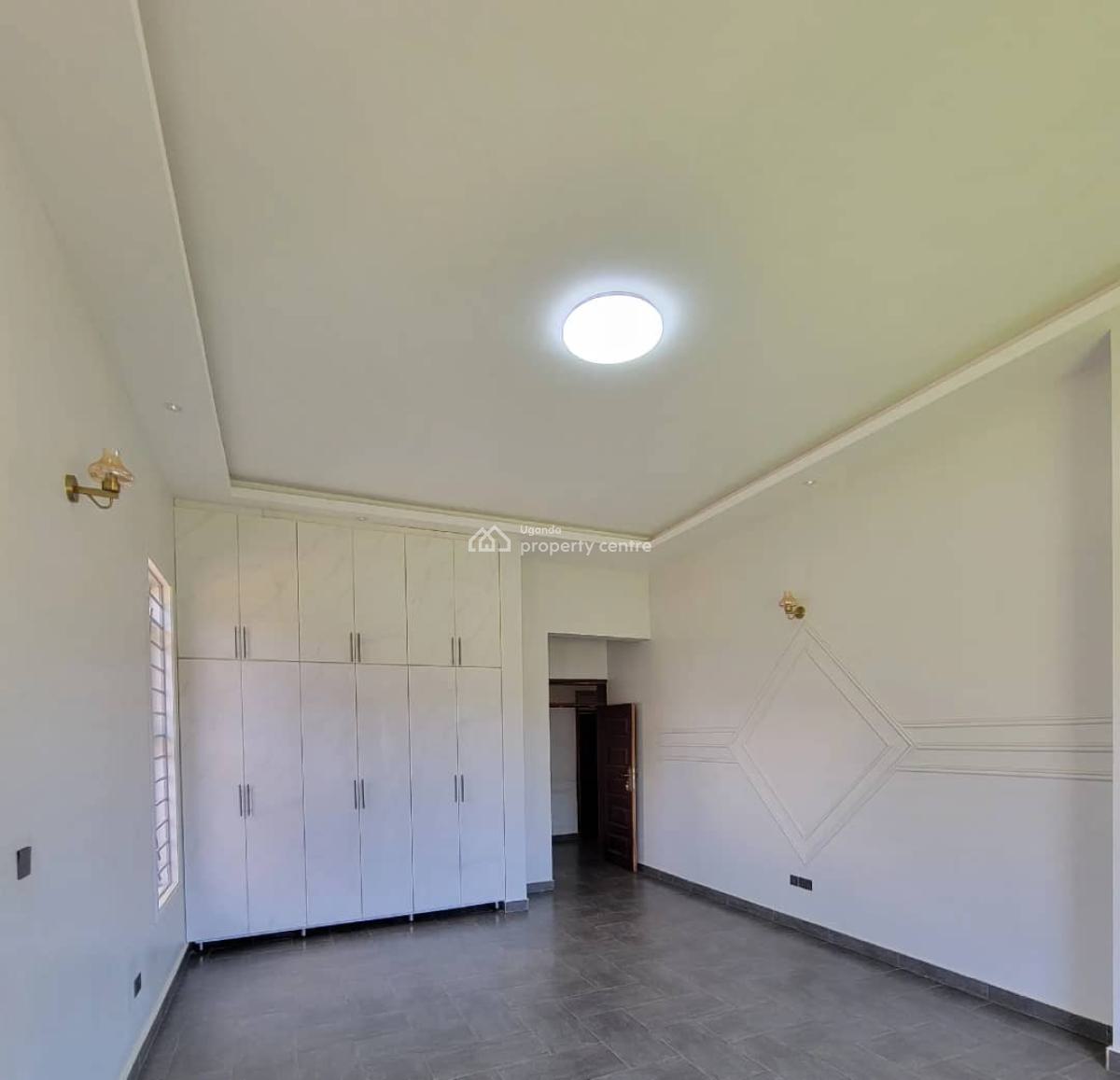 4 Bedroom House in Kira Town Mamerito Road, Kira Town, Mamerito Road, Kira Town, Wakiso, Central Region, Terraced Bungalow for Sale