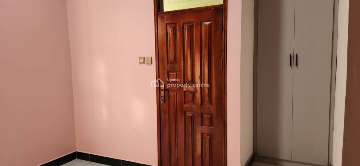 4 Bedroom House in Bwebajja Arkright Estate, Bwebajja Arkright Estate, Wakiso, Central Region, Terraced Bungalow for Sale