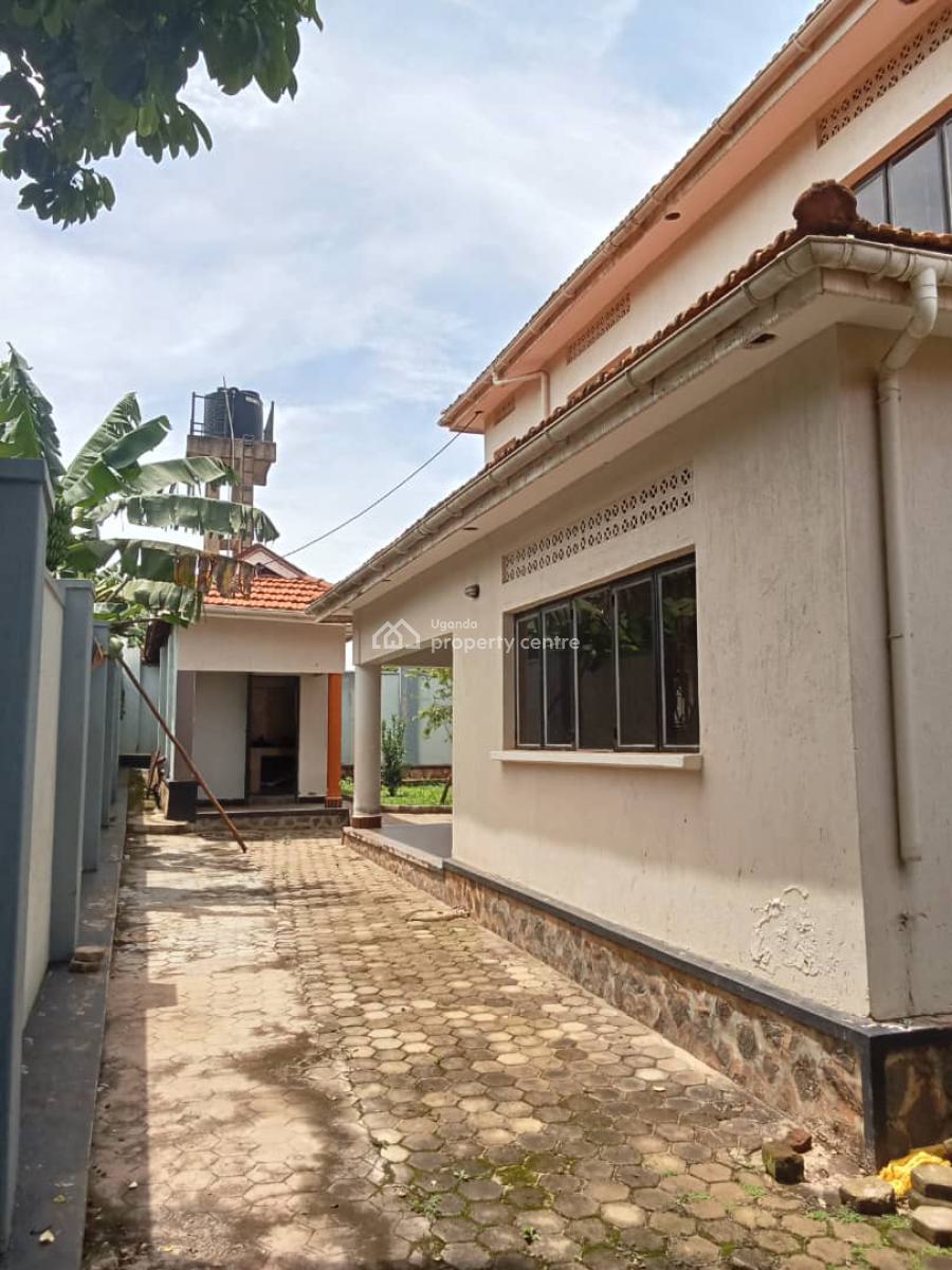 5 Bedroom House in Kira Nakwero, Kira-nakwero Canani Estate, Kira Town, Wakiso, Central Region, Terraced Duplex for Sale