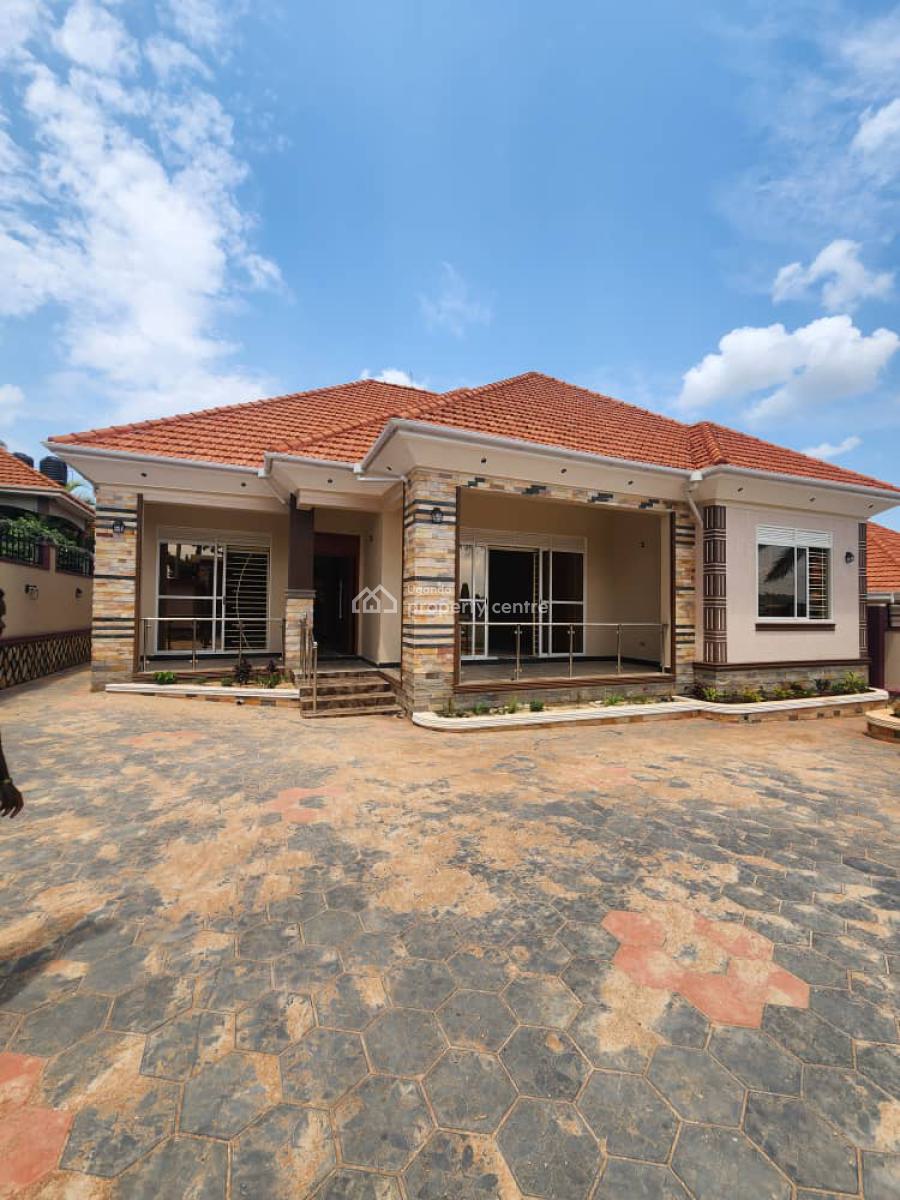 Beautiful 4 Bedroom House in Bwebajja, Bwebajja Arkright Estate, Wakiso, Central Region, Terraced Bungalow for Sale