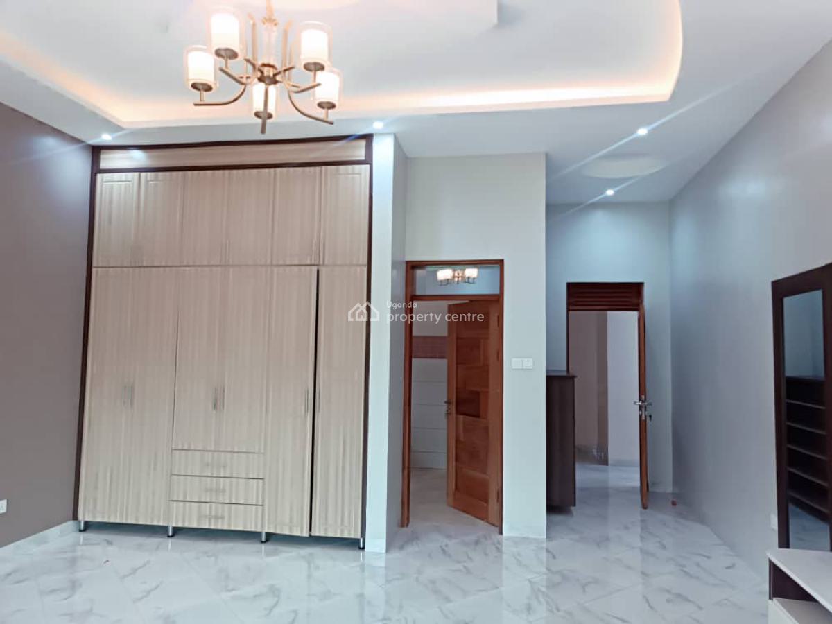 New 4 Bedroom House in Namugongo, Namugongo, Wakiso, Central Region, Terraced Bungalow for Sale