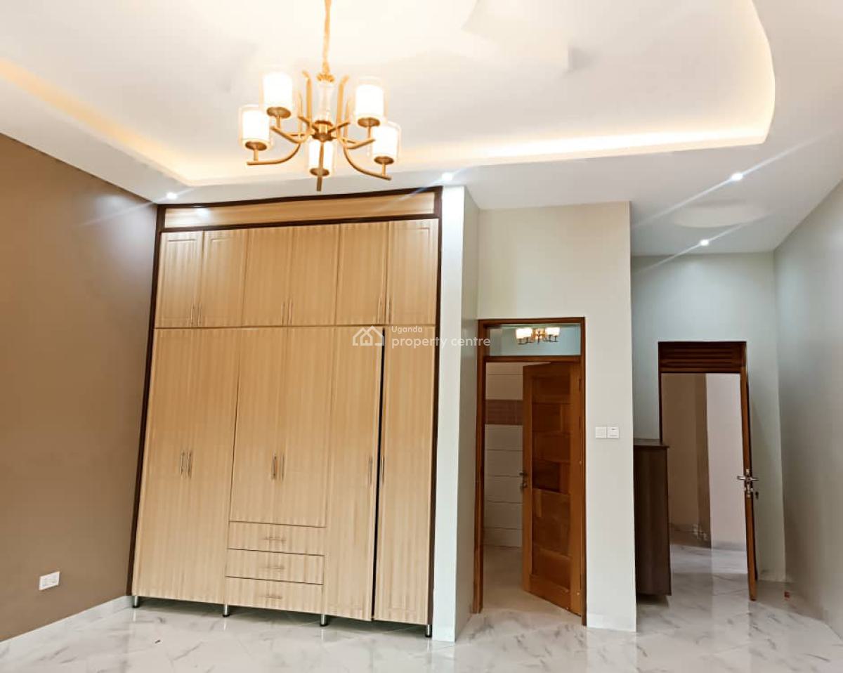 New 4 Bedroom House in Namugongo, Namugongo, Wakiso, Central Region, Terraced Bungalow for Sale