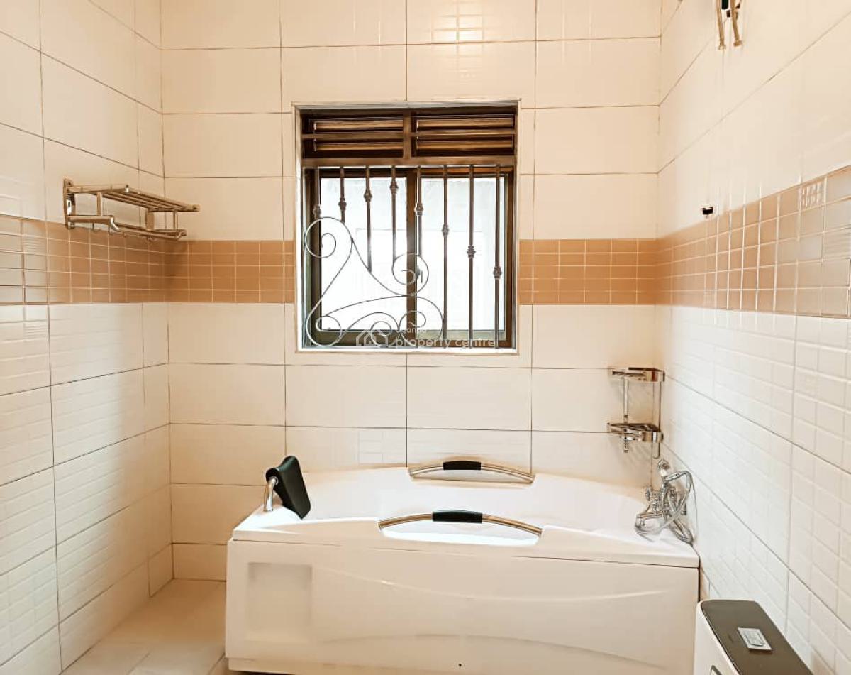 New 4 Bedroom House in Namugongo, Namugongo, Wakiso, Central Region, Terraced Bungalow for Sale