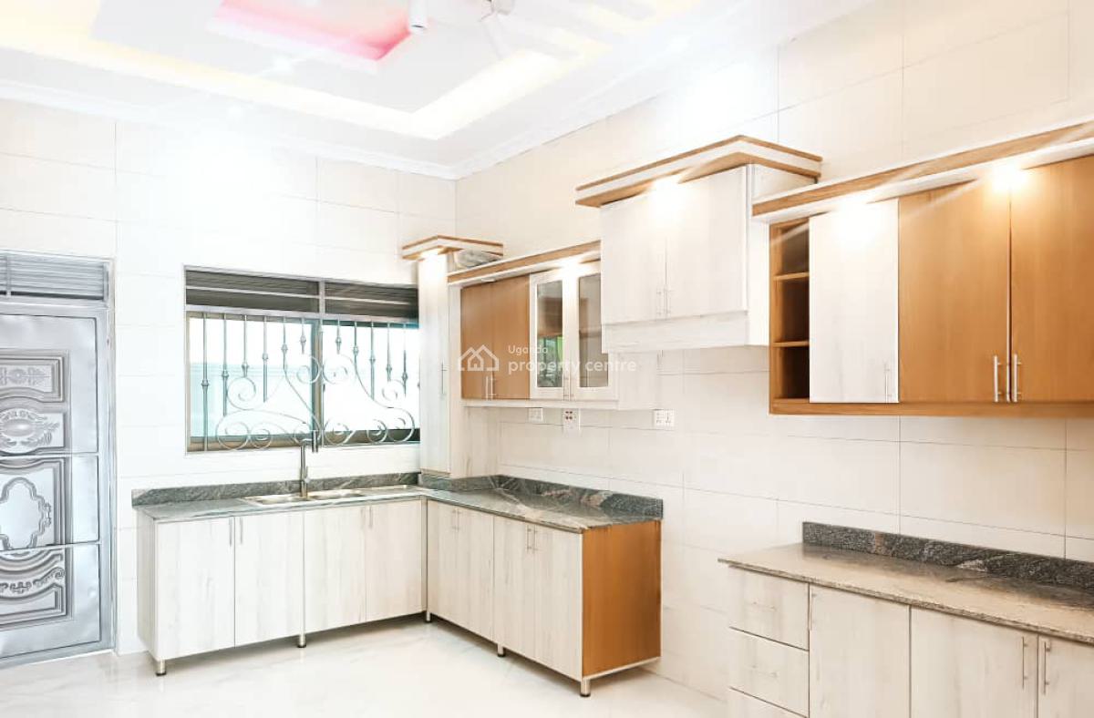 New 4 Bedroom House in Namugongo, Namugongo, Wakiso, Central Region, Terraced Bungalow for Sale