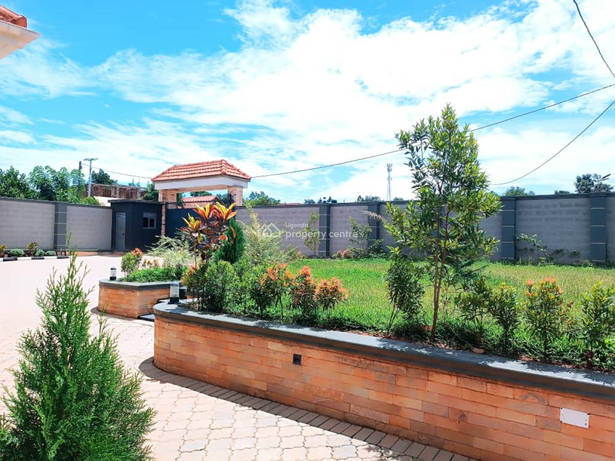New 4 Bedroom House in Namugongo, Namugongo, Wakiso, Central Region, Terraced Bungalow for Sale