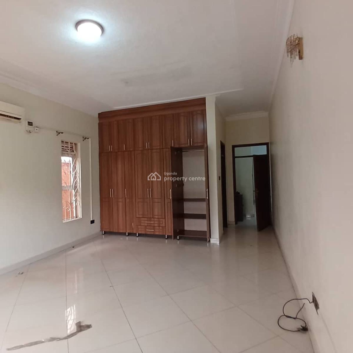 a Stand Alone 4 Bedroom House, Kyambogo, Kampala, Central Region, Detached Bungalow for Rent