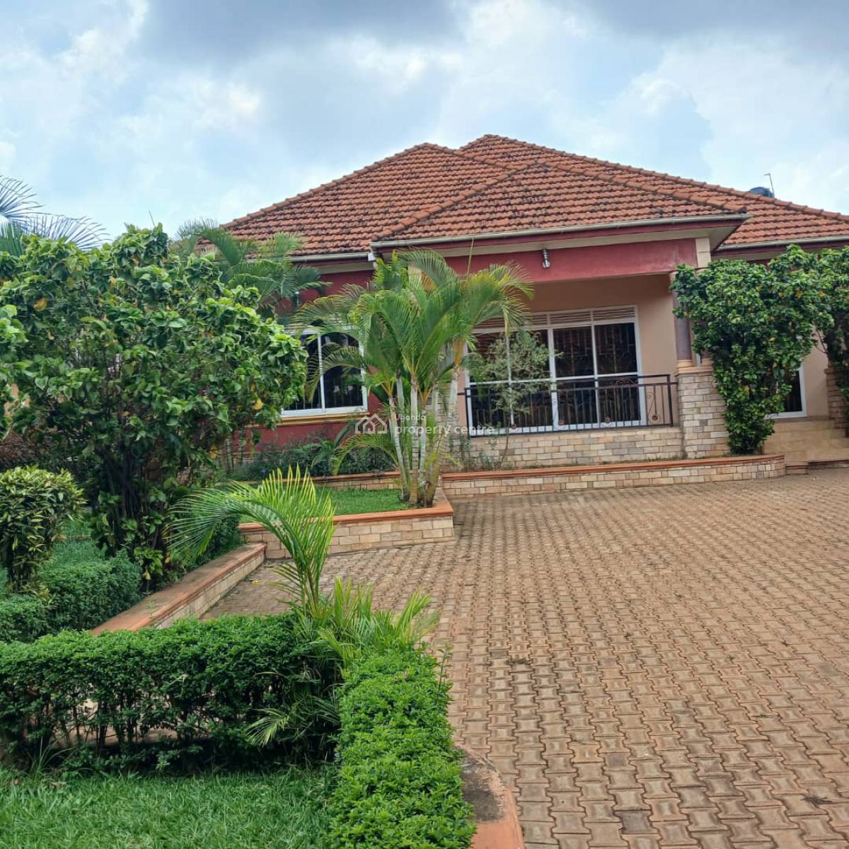 a Stand Alone 4 Bedroom House, Kyambogo, Kampala, Central Region, Detached Bungalow for Rent