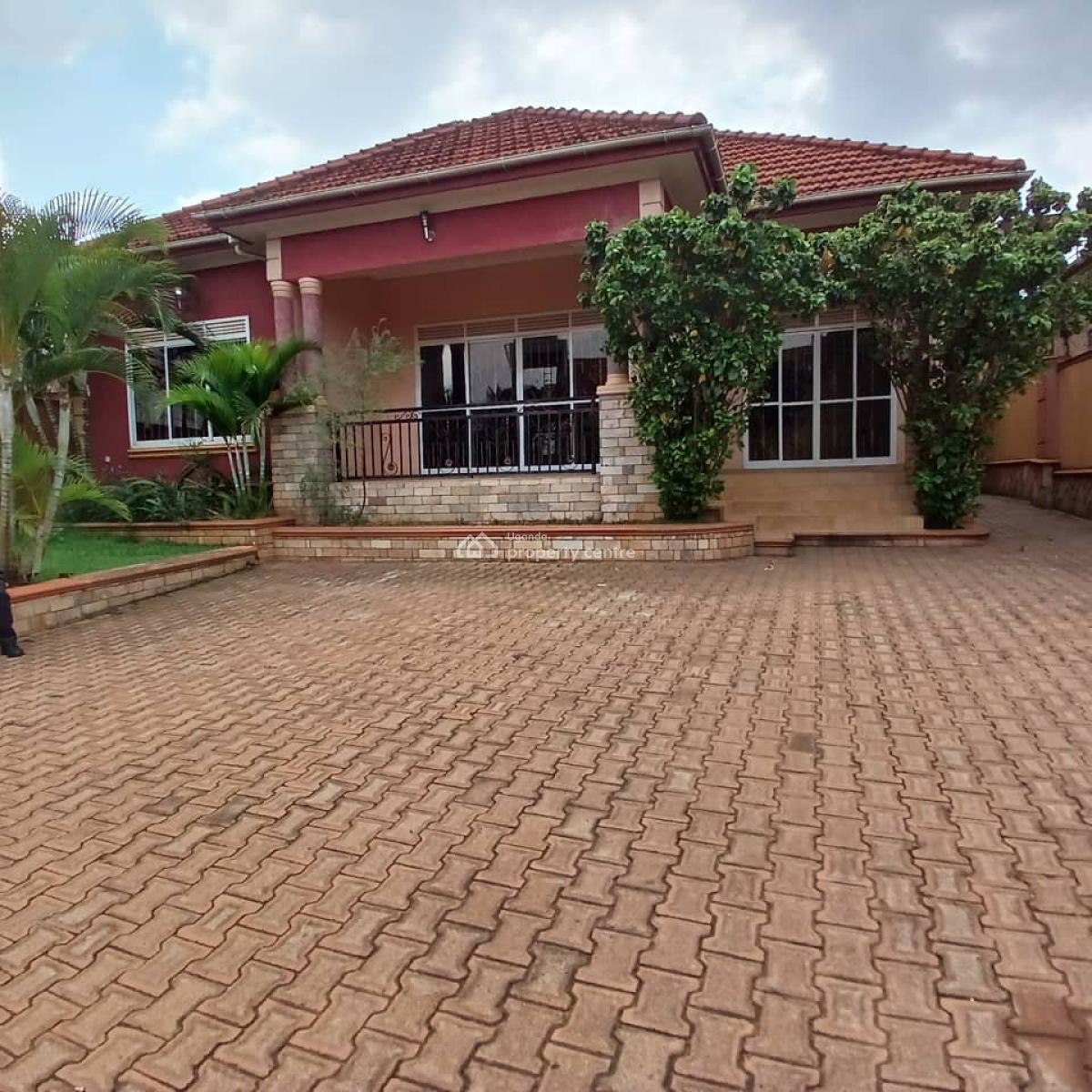 a Stand Alone 4 Bedroom House, Kyambogo, Kampala, Central Region, Detached Bungalow for Rent