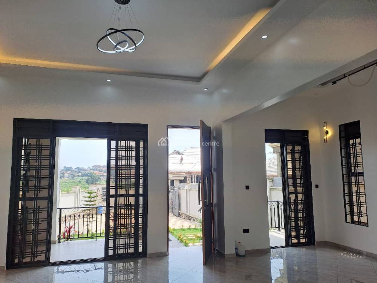 Beautiful 3 Bedroom House in Najjera Kira Road, Najjera Kira Road, Kira Town, Wakiso, Central Region, Terraced Bungalow for Sale