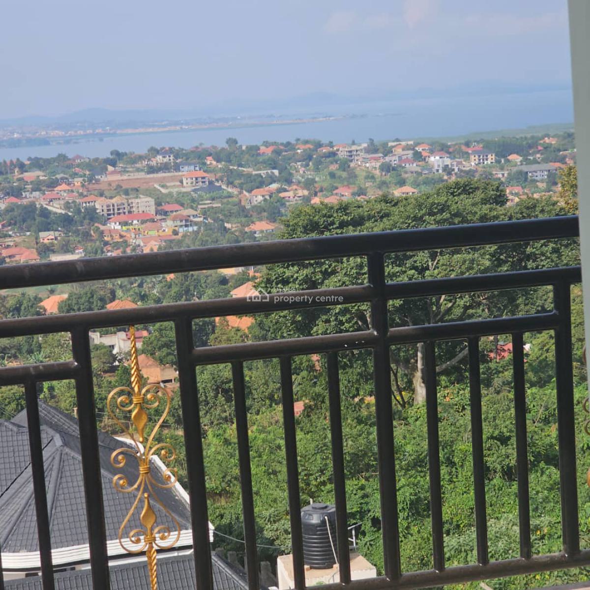 Luxury Lakefront 6 Bedroom House in Bwebajja Off Entebbe Road, Bwebajja, Wakiso, Central Region, Terraced Duplex for Sale