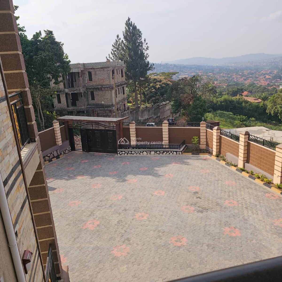 Luxury Lakefront 6 Bedroom House in Bwebajja Off Entebbe Road, Bwebajja, Wakiso, Central Region, Terraced Duplex for Sale