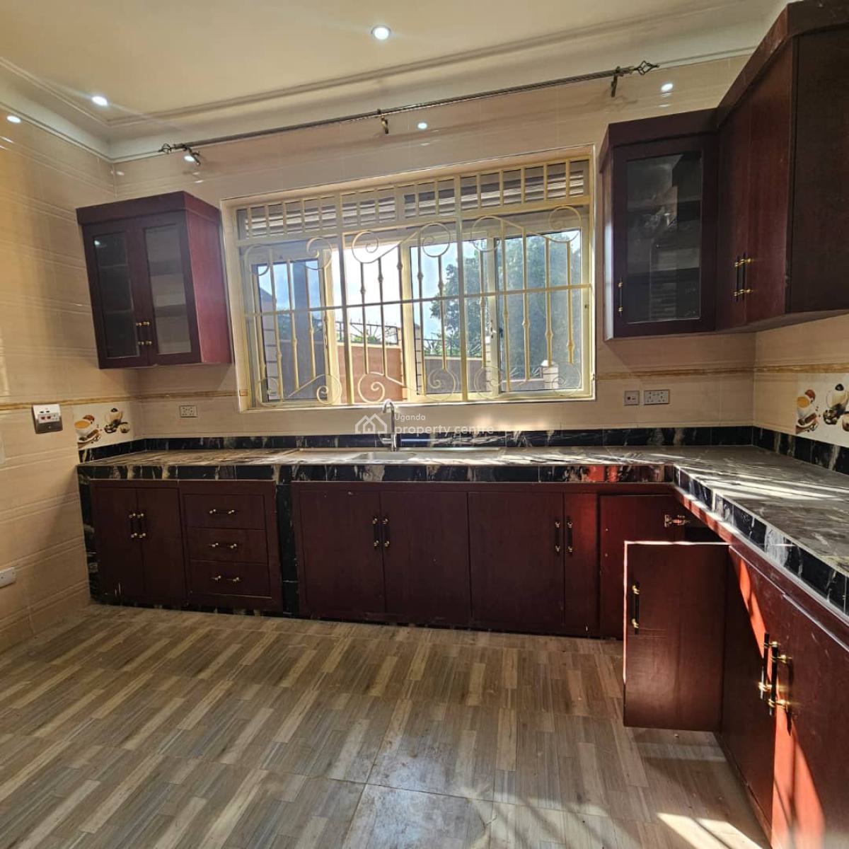 Luxury Lakefront 6 Bedroom House in Bwebajja Off Entebbe Road, Bwebajja, Wakiso, Central Region, Terraced Duplex for Sale