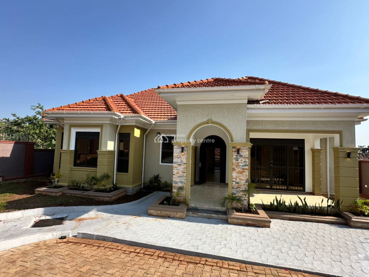 4 Bedroom House in Bwebajja Off Entebbe Road, Bwebajja, Wakiso, Central Region, Terraced Bungalow for Sale