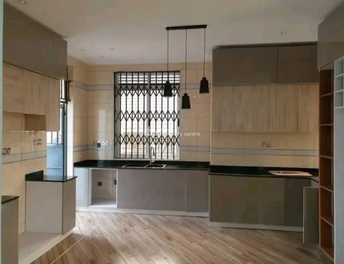 5 Bedroom House in Kyanja Kampala, Kyanja, Kampala, Central Region, Terraced Duplex for Sale