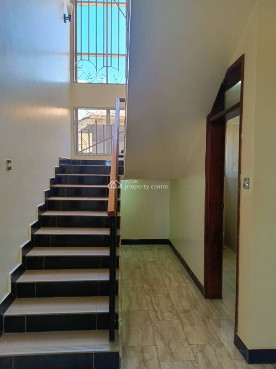 Lakeview 4 Bedroom House in Muyenga Bukasa, Muyenga Bukasa, Wakiso, Central Region, Terraced Duplex for Sale