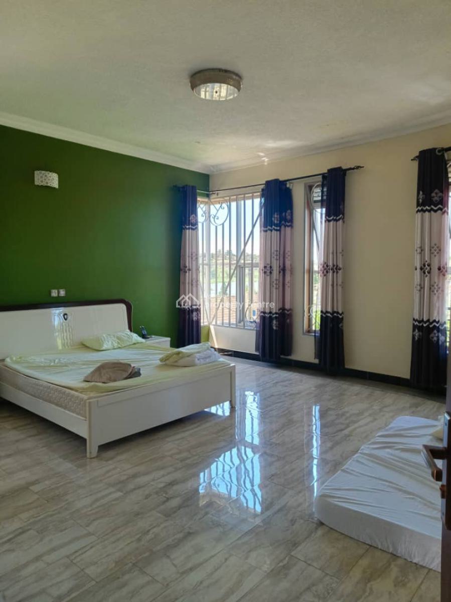 Lakeview 4 Bedroom House in Muyenga Bukasa, Muyenga Bukasa, Wakiso, Central Region, Terraced Duplex for Sale