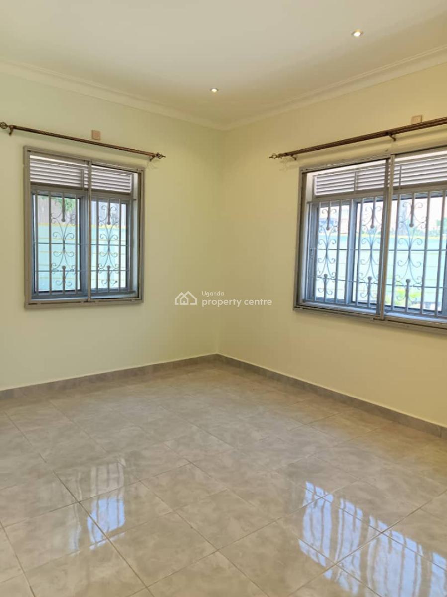Beautiful New 5 Bedroom House in Kigo, Mutungo Kigo, Kampala, Central Region, Terraced Bungalow for Sale