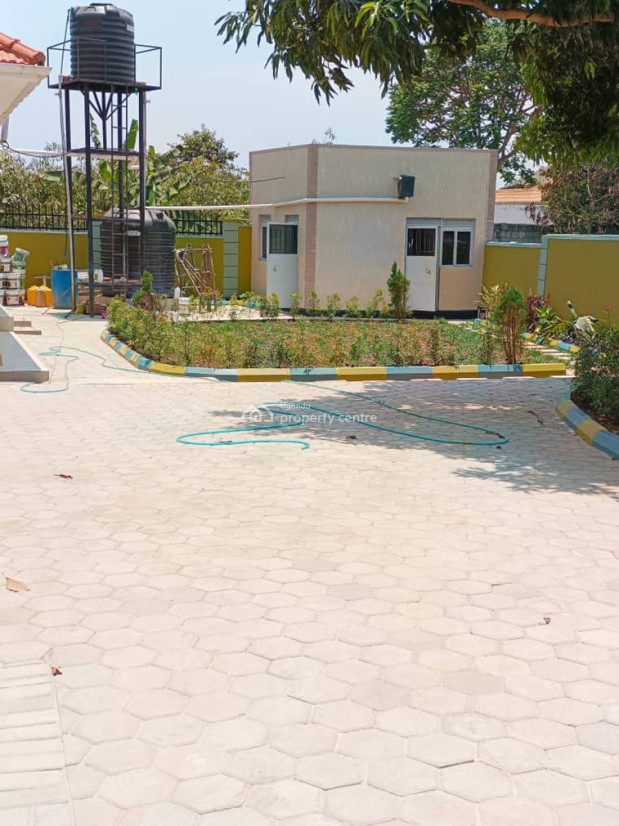 Beautiful New 5 Bedroom House in Kigo, Mutungo Kigo, Kampala, Central Region, Terraced Bungalow for Sale
