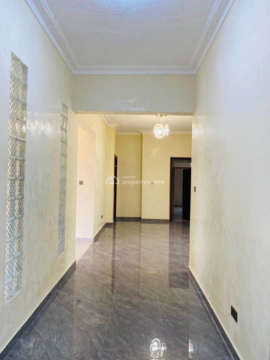 Luxury 7 Bedroom House in Munyonyo, Munyonyo, Kampala, Central Region, Terraced Duplex for Sale