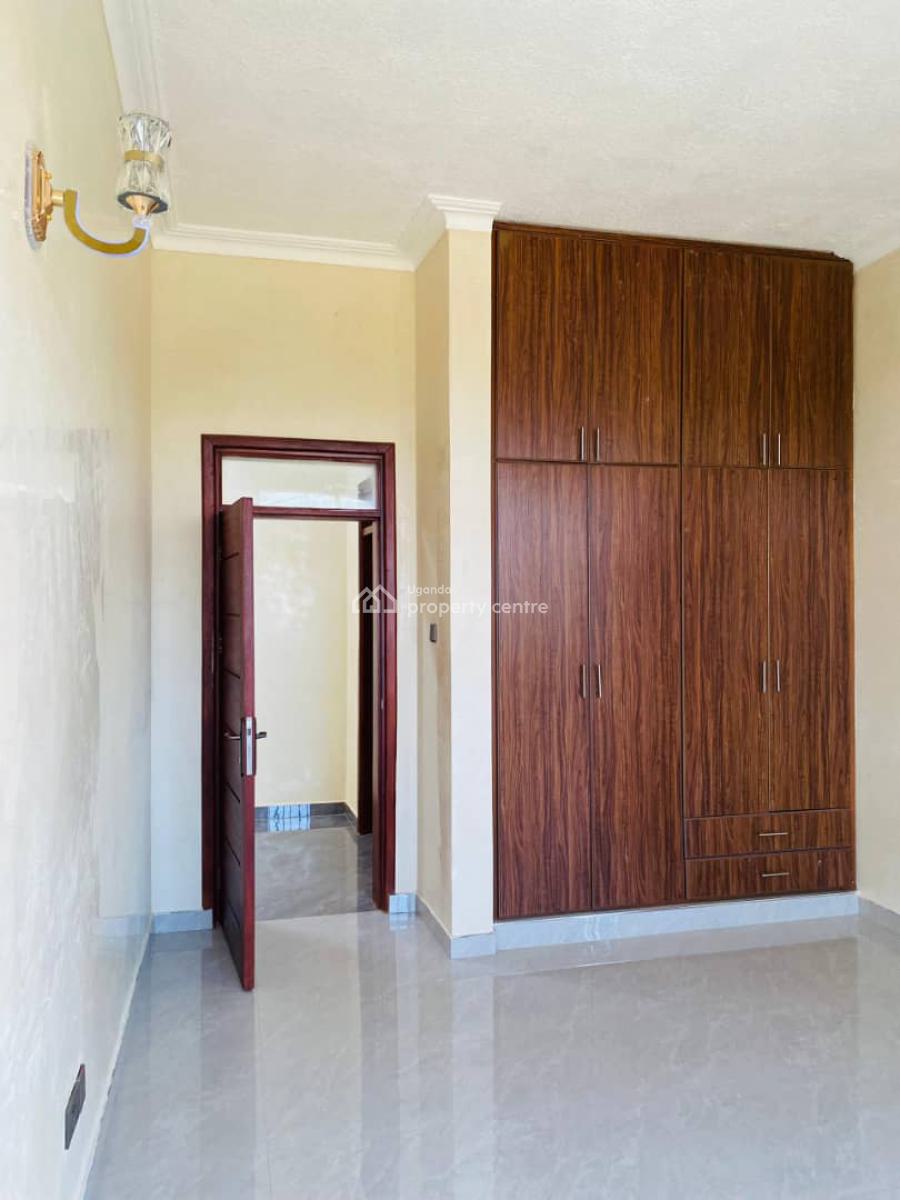 Luxury 7 Bedroom House in Munyonyo, Munyonyo, Kampala, Central Region, Terraced Duplex for Sale